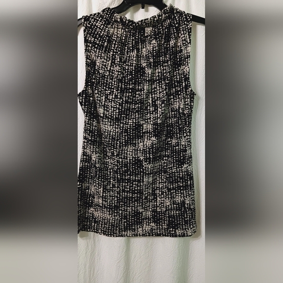 3 X$20  banana Republic Sleeveless Black blause Size S - Picture 4 of 8